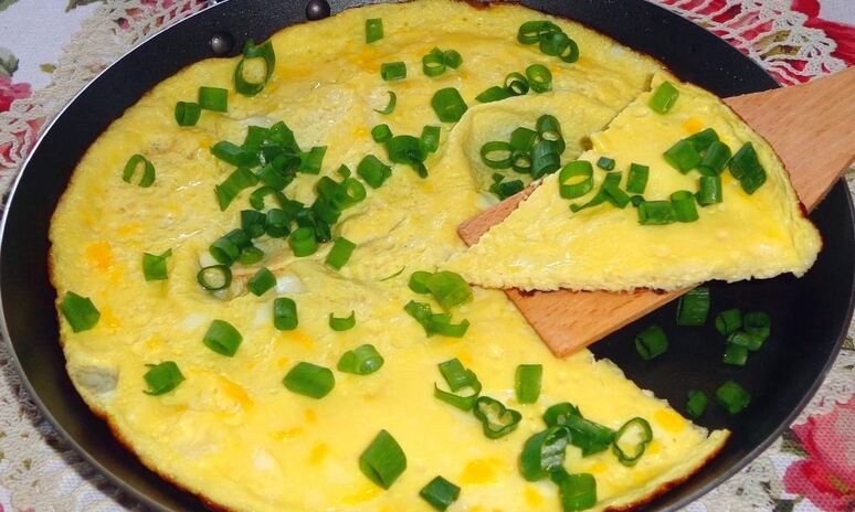 Рецепт омлет классический с молоком на сковороде