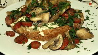 Омлет с грибами и охотничьими колбасками