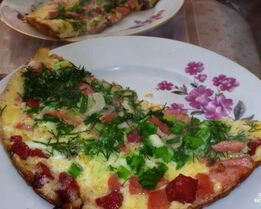 Омлет с колбасой