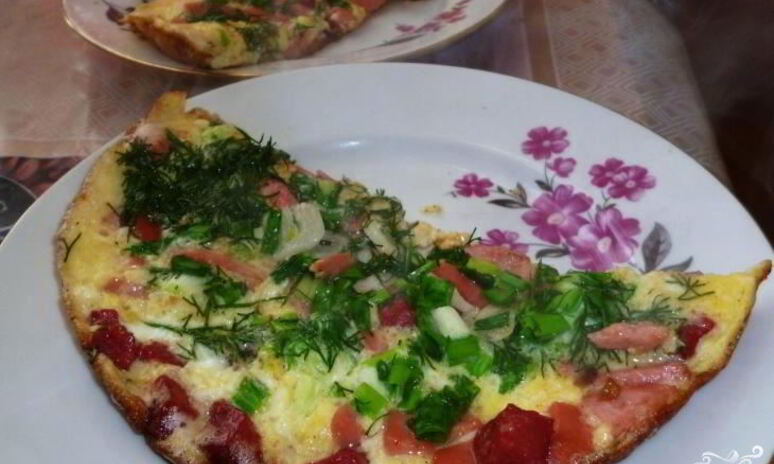 Рецепт омлет с колбасой