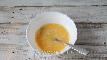 омлет с обжаренными кабачками