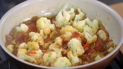 омлет с помидорами и цветной капустой