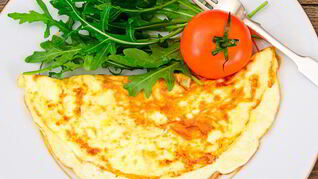 Омлет с пюре из красной фасоли