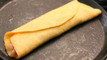 омлет с ветчиной и рукколой