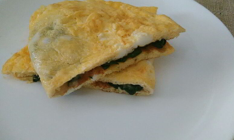 Рецепт омлет со шпинатом и сыром