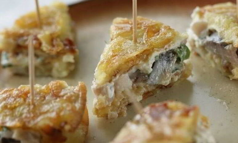 Рецепт омлетная закуска с сельдью и сливочным сыром