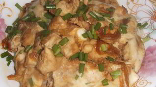 Оякодон — японский омлет с рисом и курицей