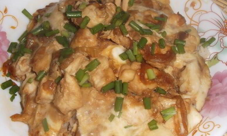 Рецепт оякодон — японский омлет с рисом и курицей