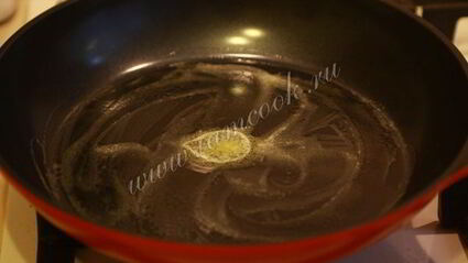 пышный омлет с гренками