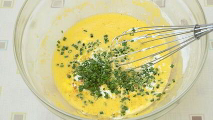 рулет-омлет с маслинами в духовке