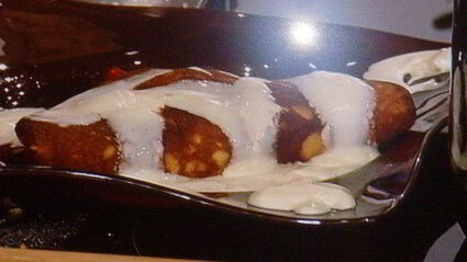 сладкий омлет с карамелизированными сливами