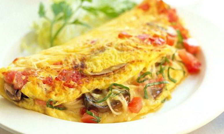 Рецепт сытный омлет с грибами, помидорами и сыром