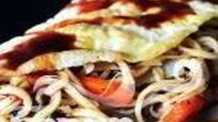 японский омлет омусоба