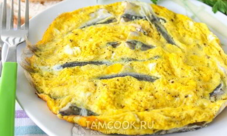 Рецепт жареная мойва в омлете
