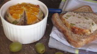 Куриный паштет с оливками и апельсинами