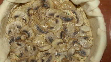 паштет из индейки с грибами, запеченный в хлебной корочке