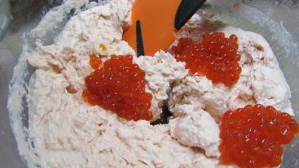 паштет из семги с красной икрой и белым вином