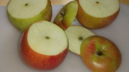 печеные яблоки, фаршированные рисом