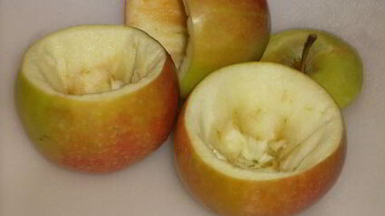 печеные яблоки, фаршированные рисом