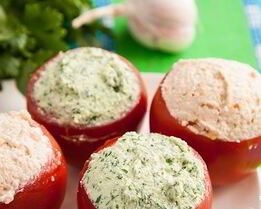 Помидоры с сырной начинкой