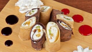 Блинные роллы с мармеладом