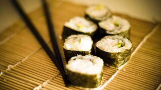 Домашние роллы с семгой