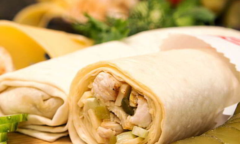 Рецепт роллы из лаваша с курицей и солеными огурцами