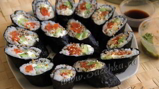 Роллы с авокадо и сливочным сыром