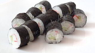 Роллы с крабовыми палочками
