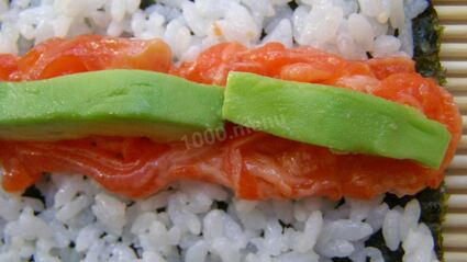 роллы с лососем