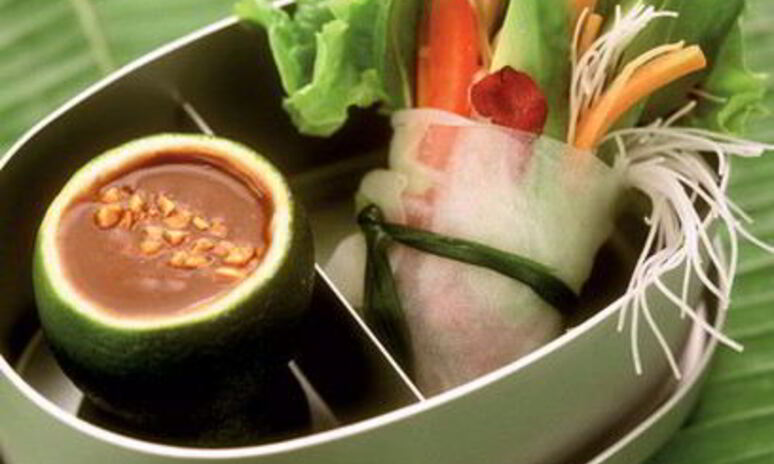 Рецепт роллы с овощами из рисовой бумаги с арахисовым соусом