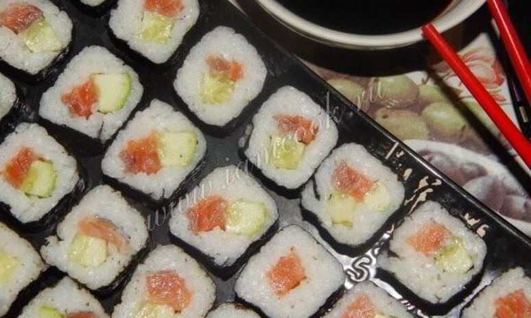 Рецепт роллы с семгой и огурцом