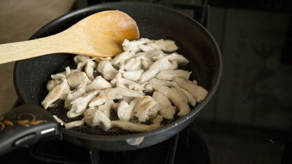 спринг-роллы с курицей