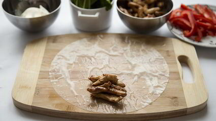 спринг-роллы с курицей