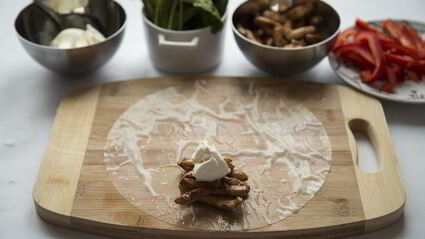 спринг-роллы с курицей