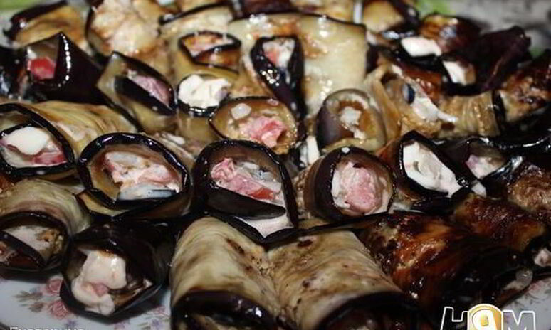 Рецепт баклажанные рулетики с овощами и моцареллой