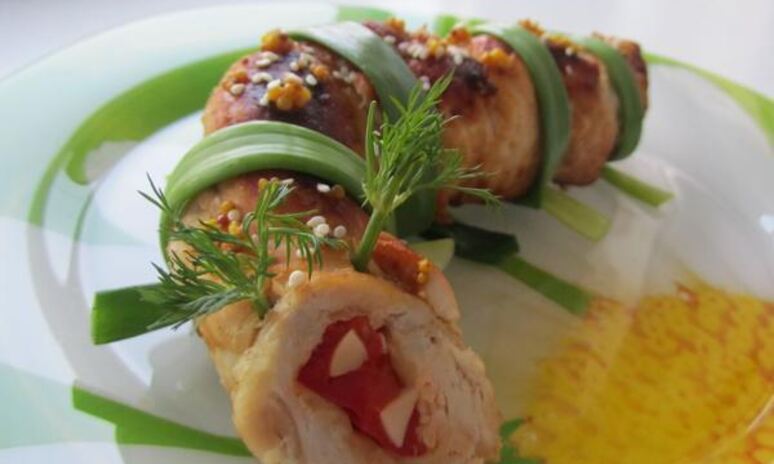 Рецепт куриный рулетик гусеница