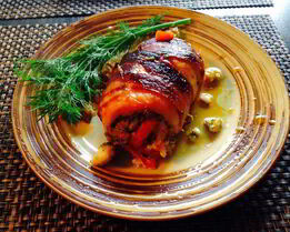 Куриные рулетики в беконе с сыром и чесноком по новочерскасски