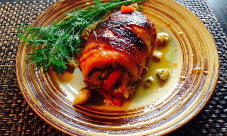 Рецепт куриные рулетики в беконе с сыром и чесноком по новочерскасски