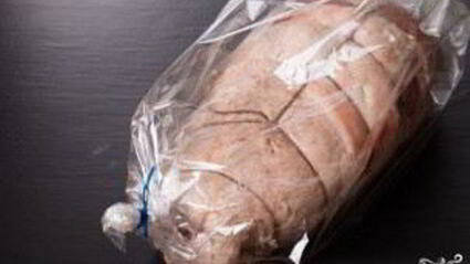 мясной рулет, фаршированный омлетом