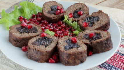 мясной рулет с черносливом