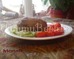 Мясной рулет с дижонской горчицей и бананами