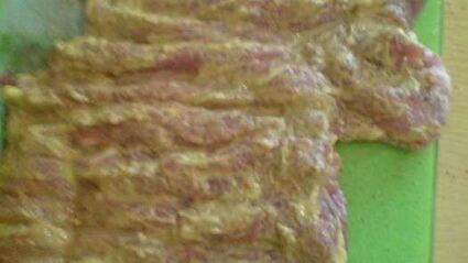 мясной рулет с дижонской горчицей и бананами