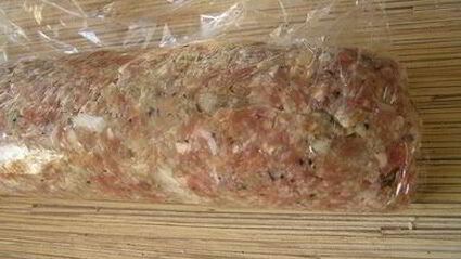 мясной рулет с сыром и зеленью