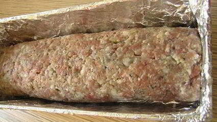 мясной рулет с сыром и зеленью