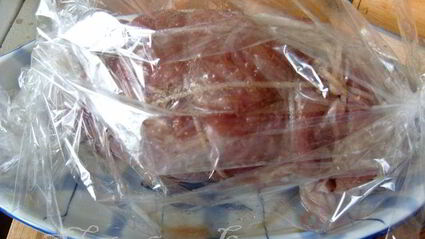 мясной рулет с тыквой, грецкими орехами и чесноком