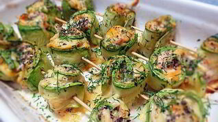 Нежные рулетики из кабачка с куриным филе