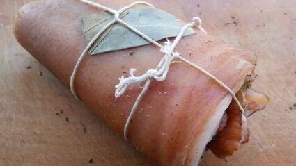 острый рулет из пузанины вареный