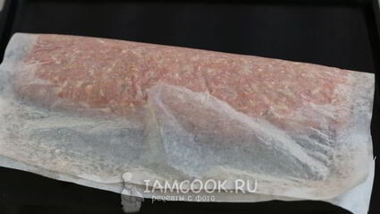 праздничный рулет из свинины с черносливом и орехами