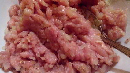 пятнистый куриный рулетик